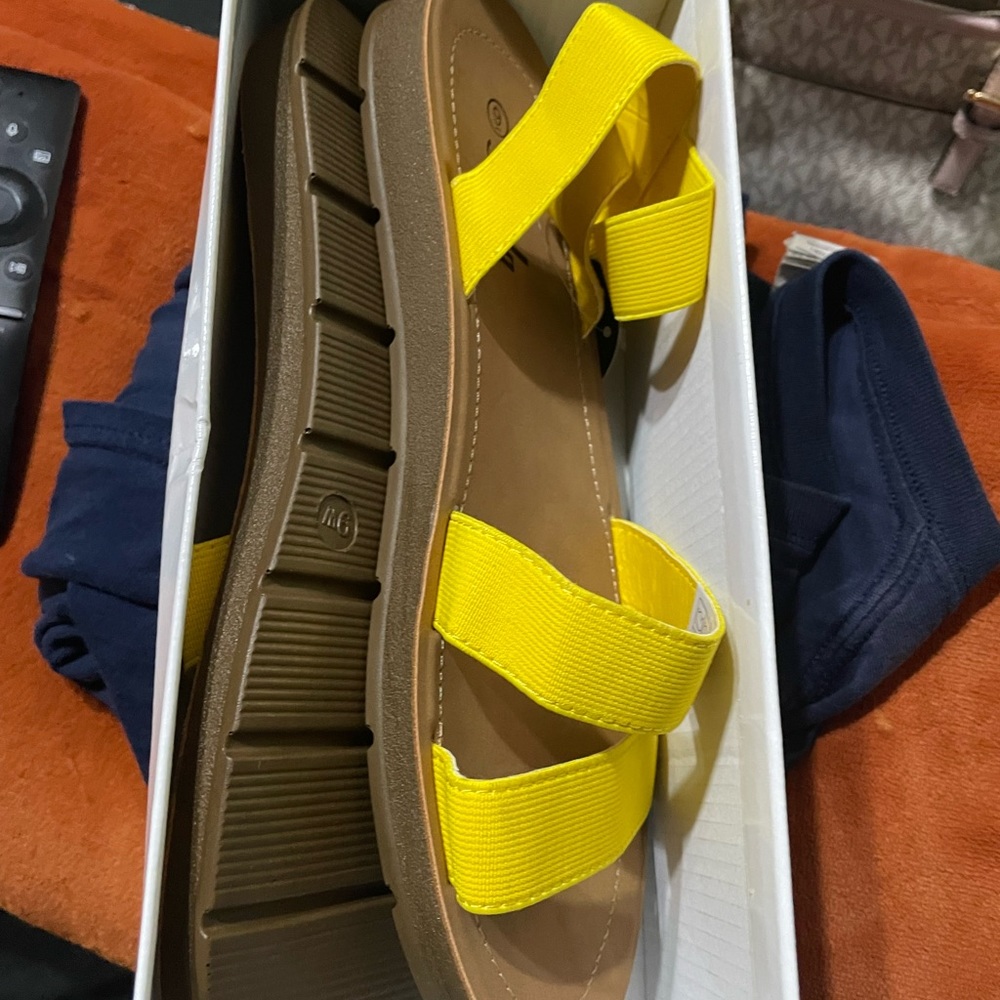 Women’s sandals